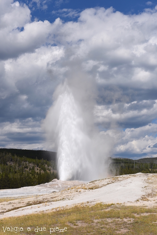 Old Faithful geyser Yellowstone